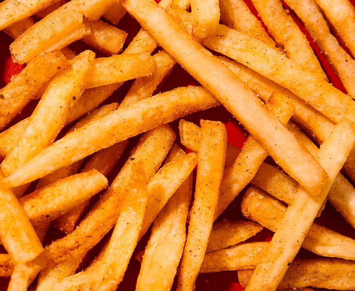 Seasoned crispy fries at Wing Snob
